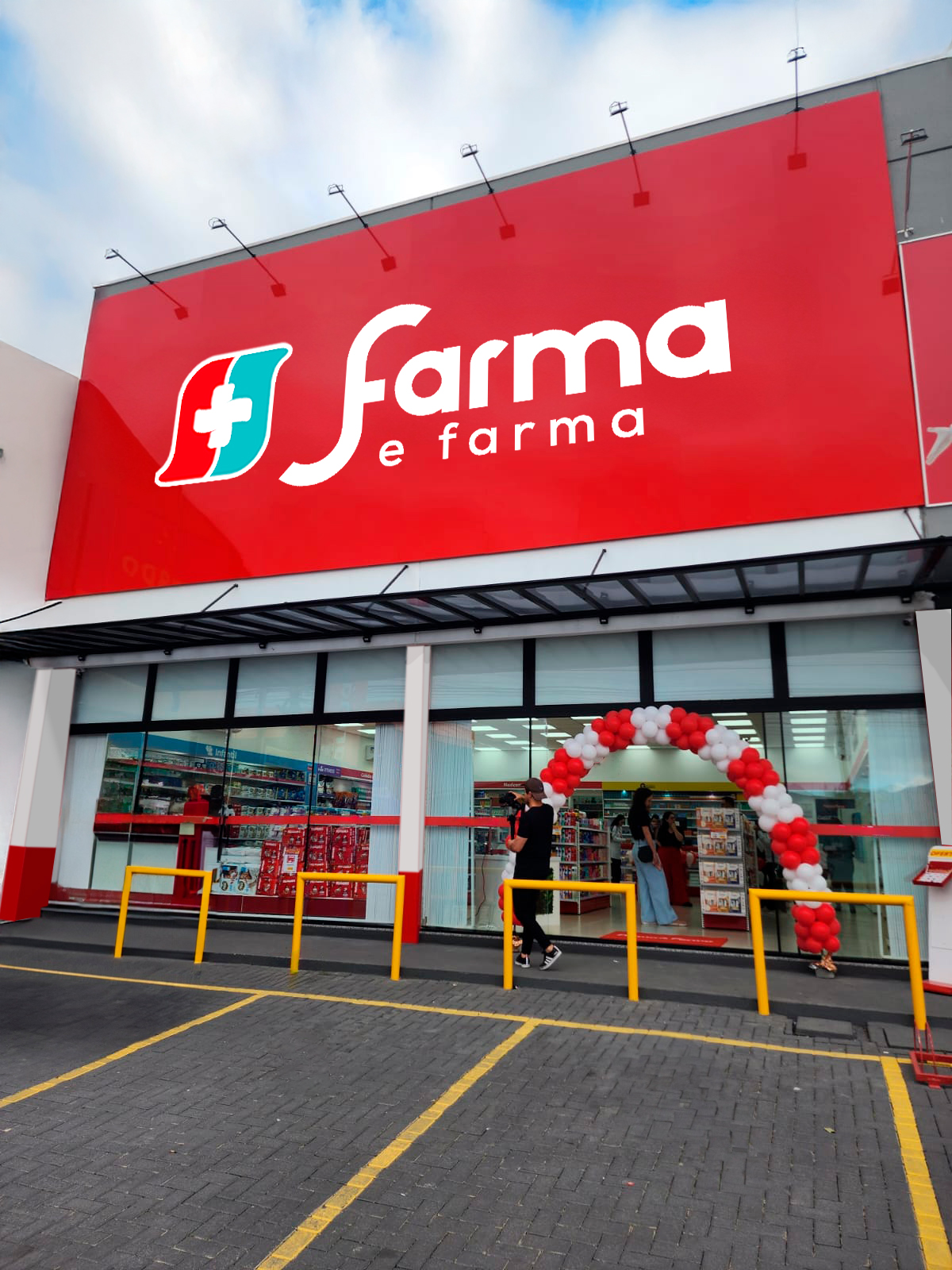 Fachada de uma farmácia Farma e Farma